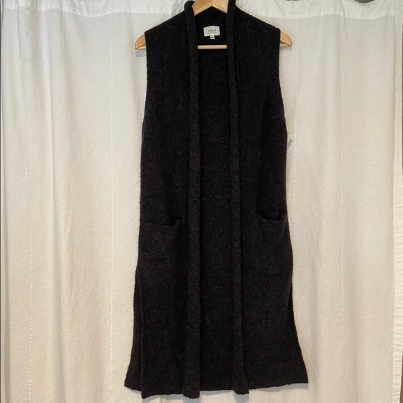 Aritzia // Wilfred Olivie Sweater Vest Cardigan - Picture 13 of 14